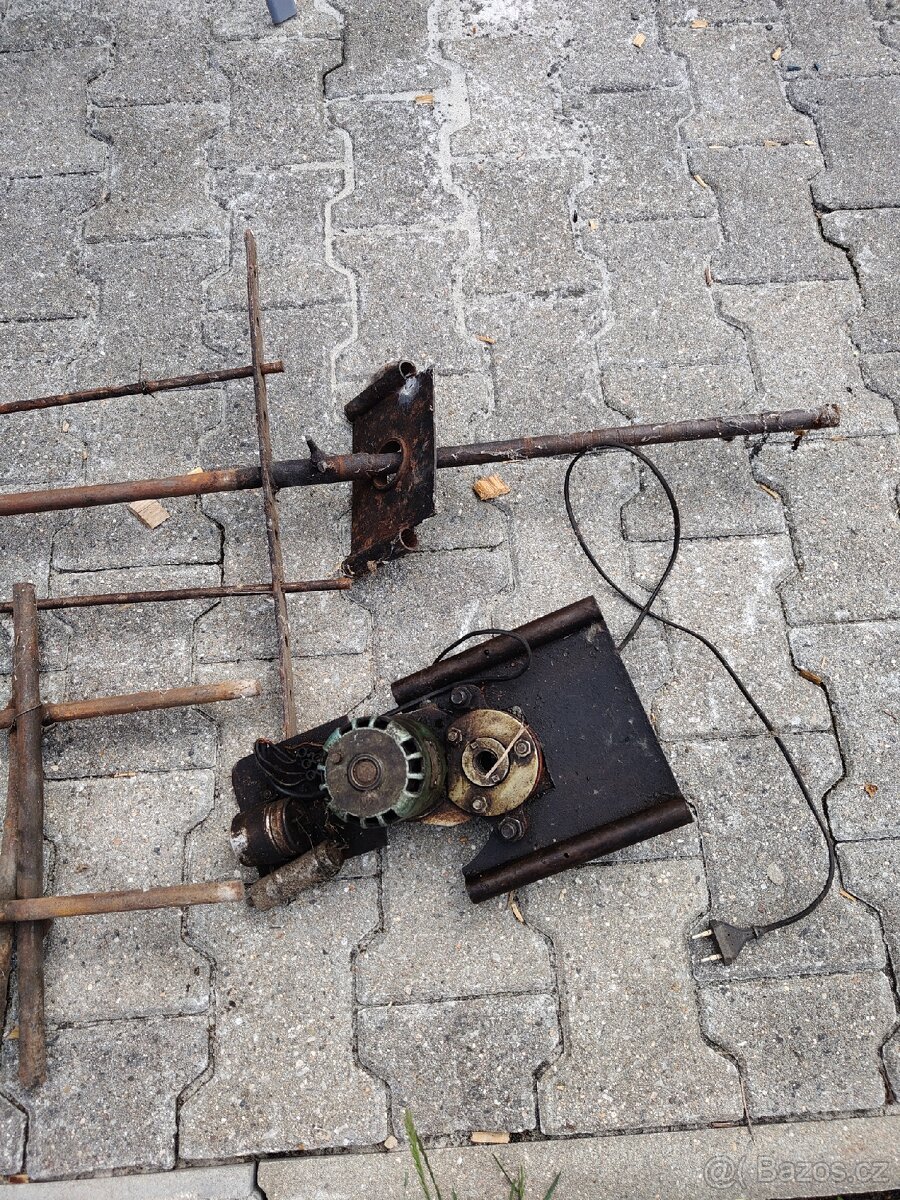 Grill,točeni,motor,kýta - 2