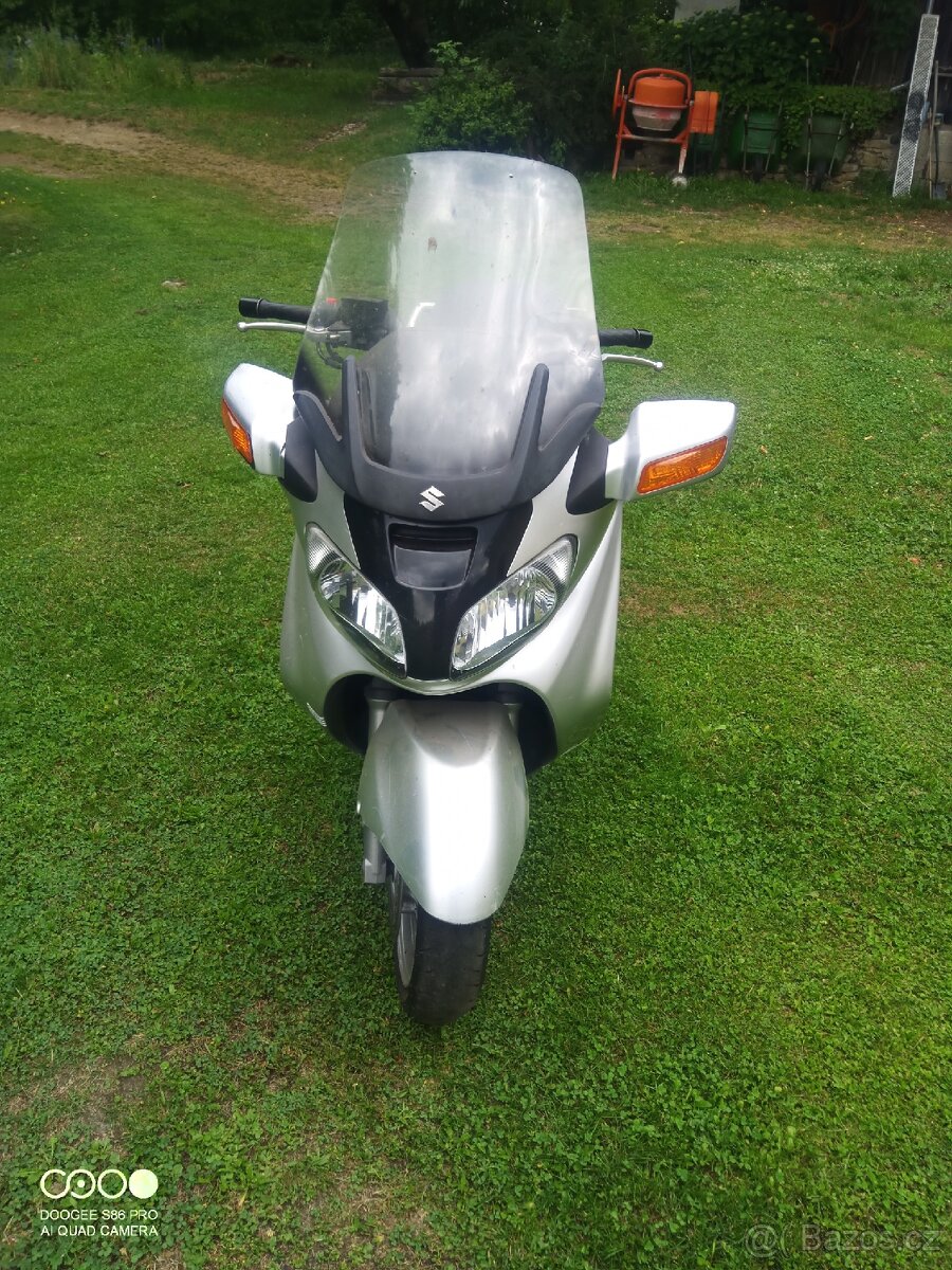 Suzuki Burgman 650 - 2