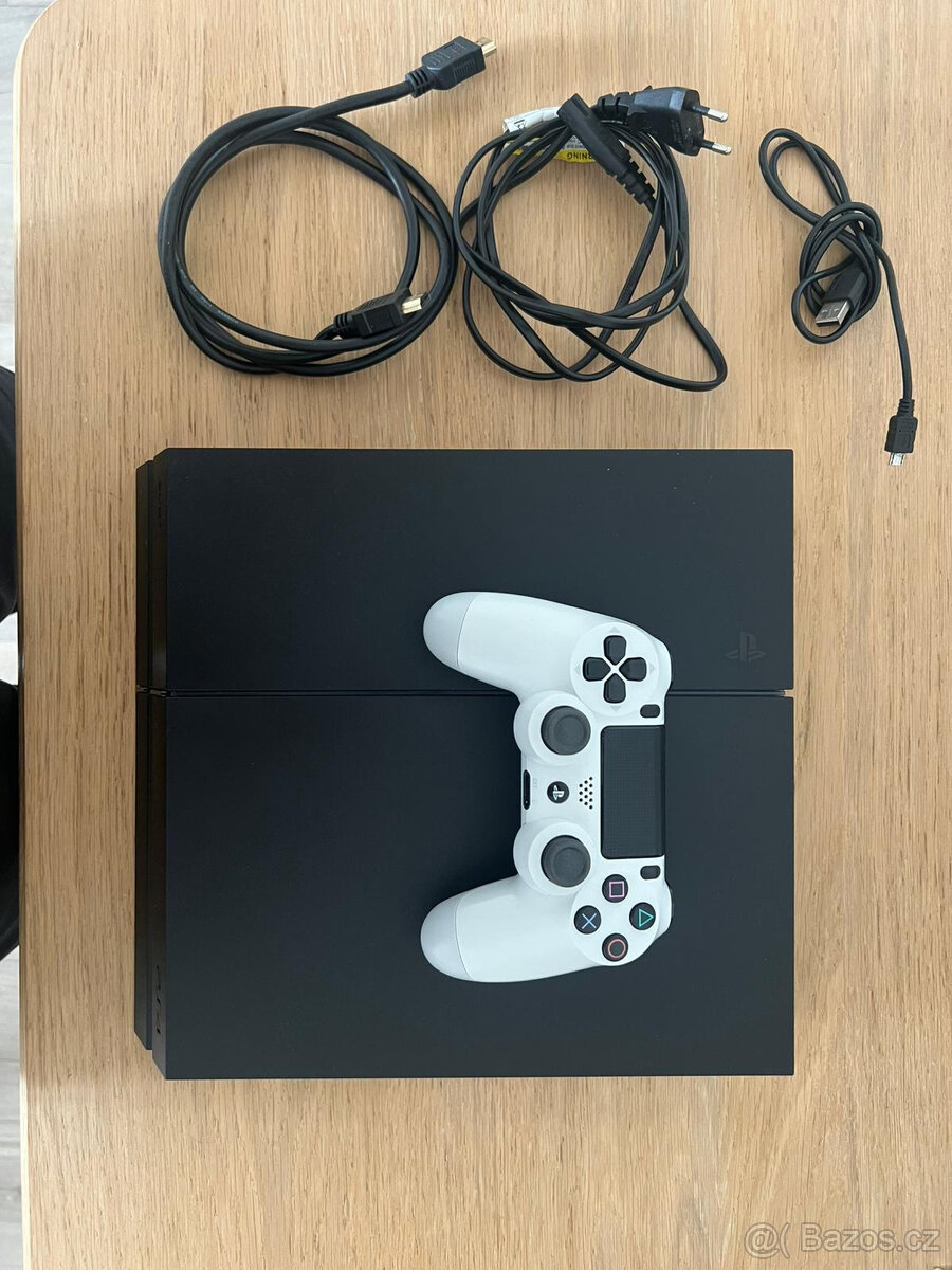 Prodám PS4 včetně PSVR. - 2