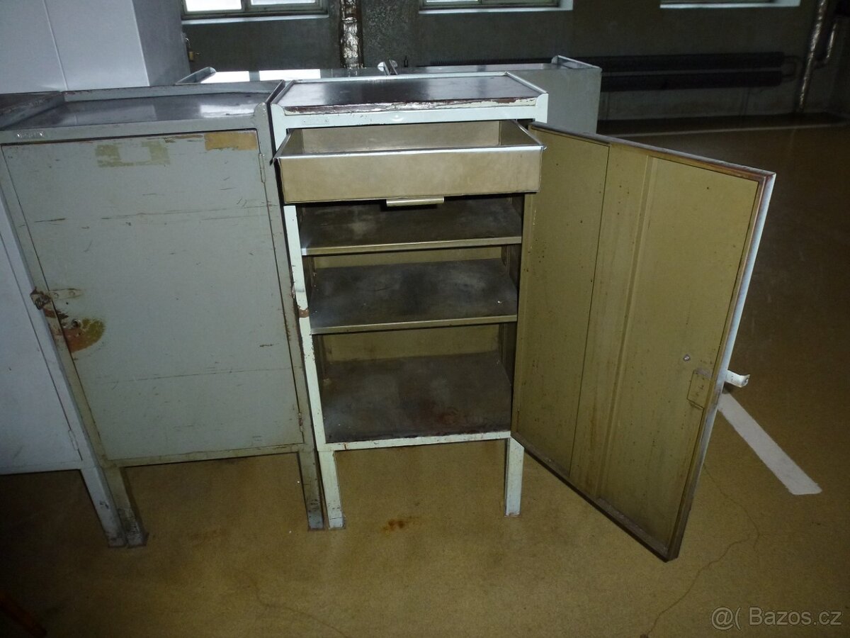 skříň - 2