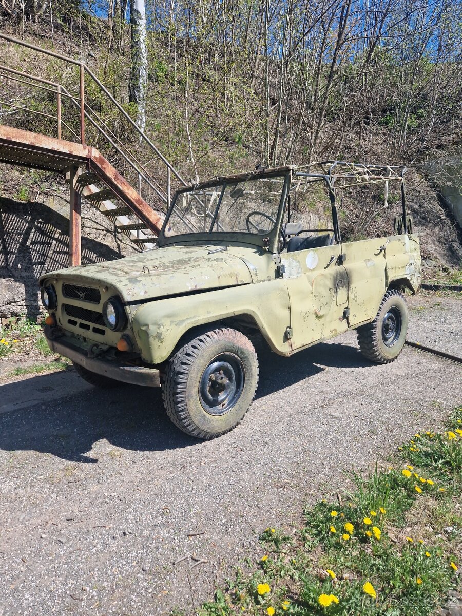 UAZ 469B - 2