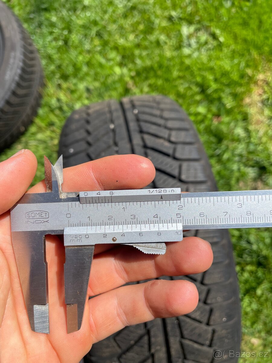 ❄️ PRODÁM ZIMNÍ PNEU 225/40 r18 ❄️ - 2
