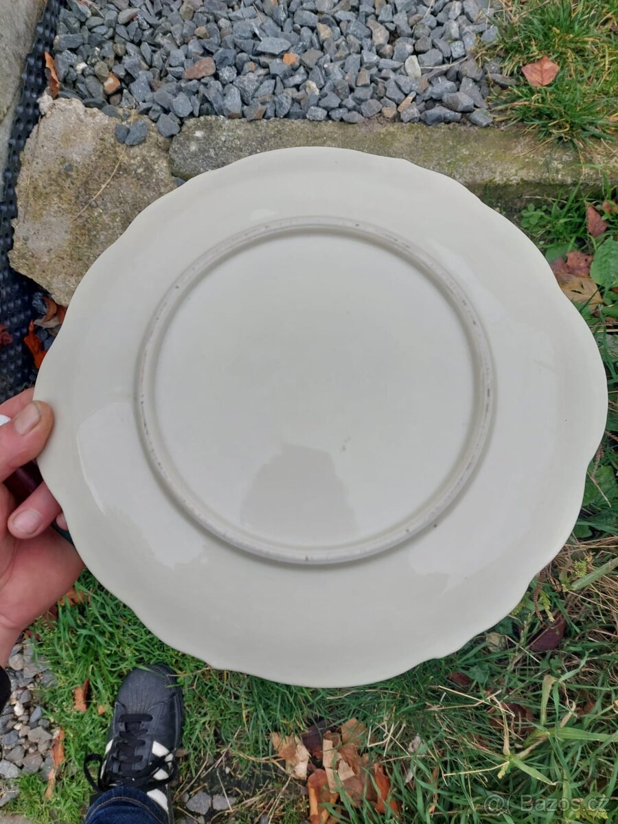 Prodám dva staré talíře - 2