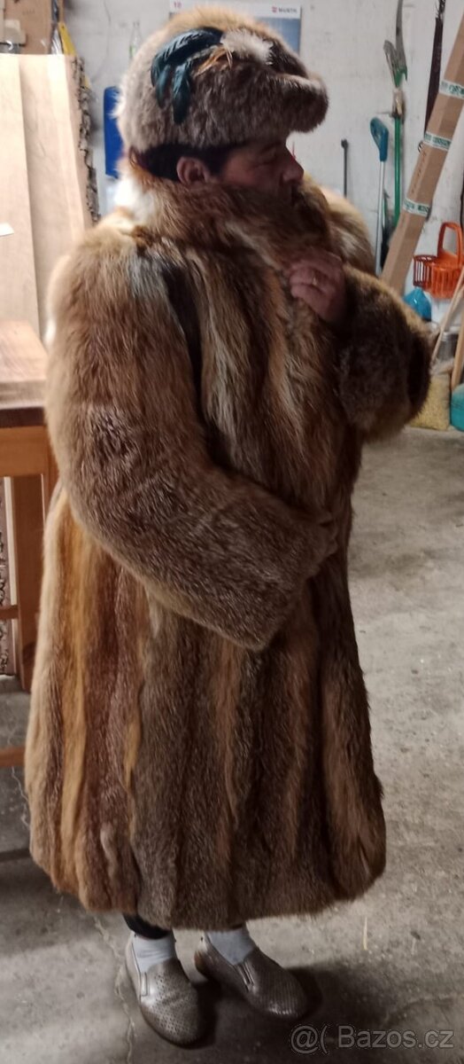 Dámský kožich s čepicí - 2
