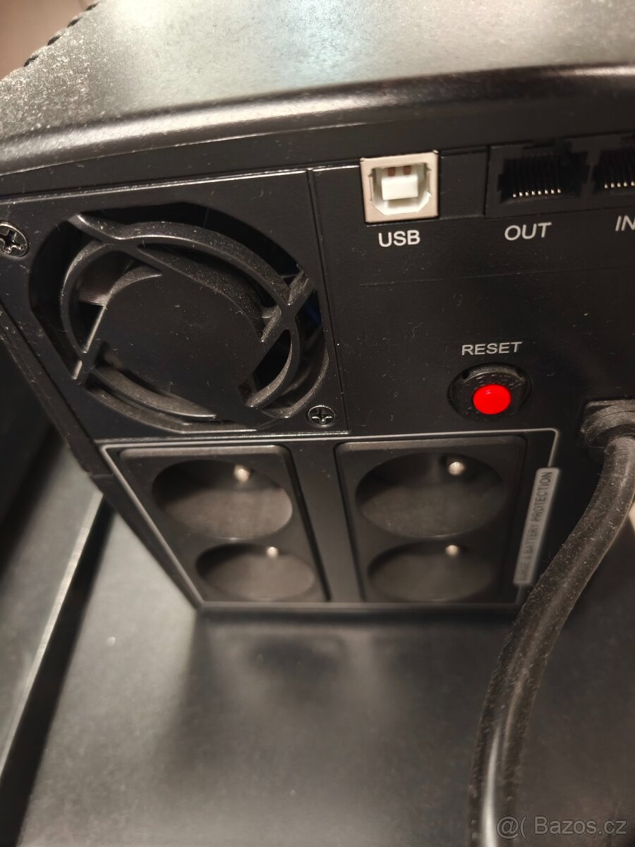 Záložní zdroj Cyberpower UT2200E - 2