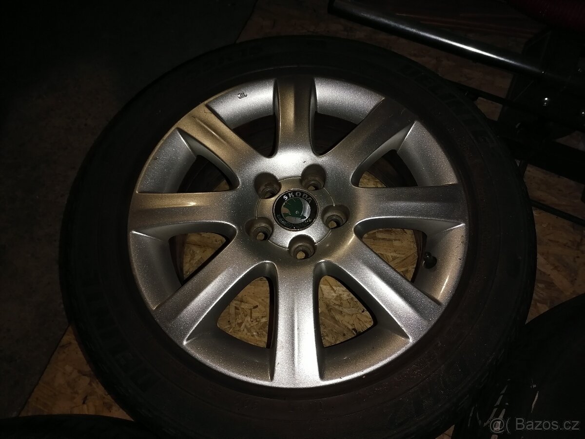 Lita kola Fabia, Roomster 15 - 2