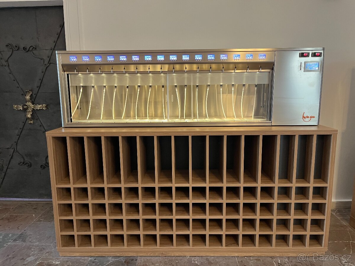 Prodám vybavení vinárny - 2