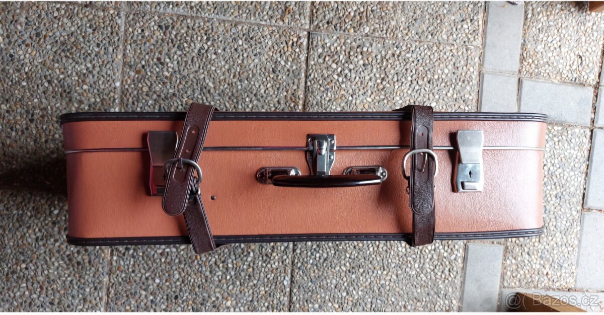 Starý cestovni kufr-kožený. - 2