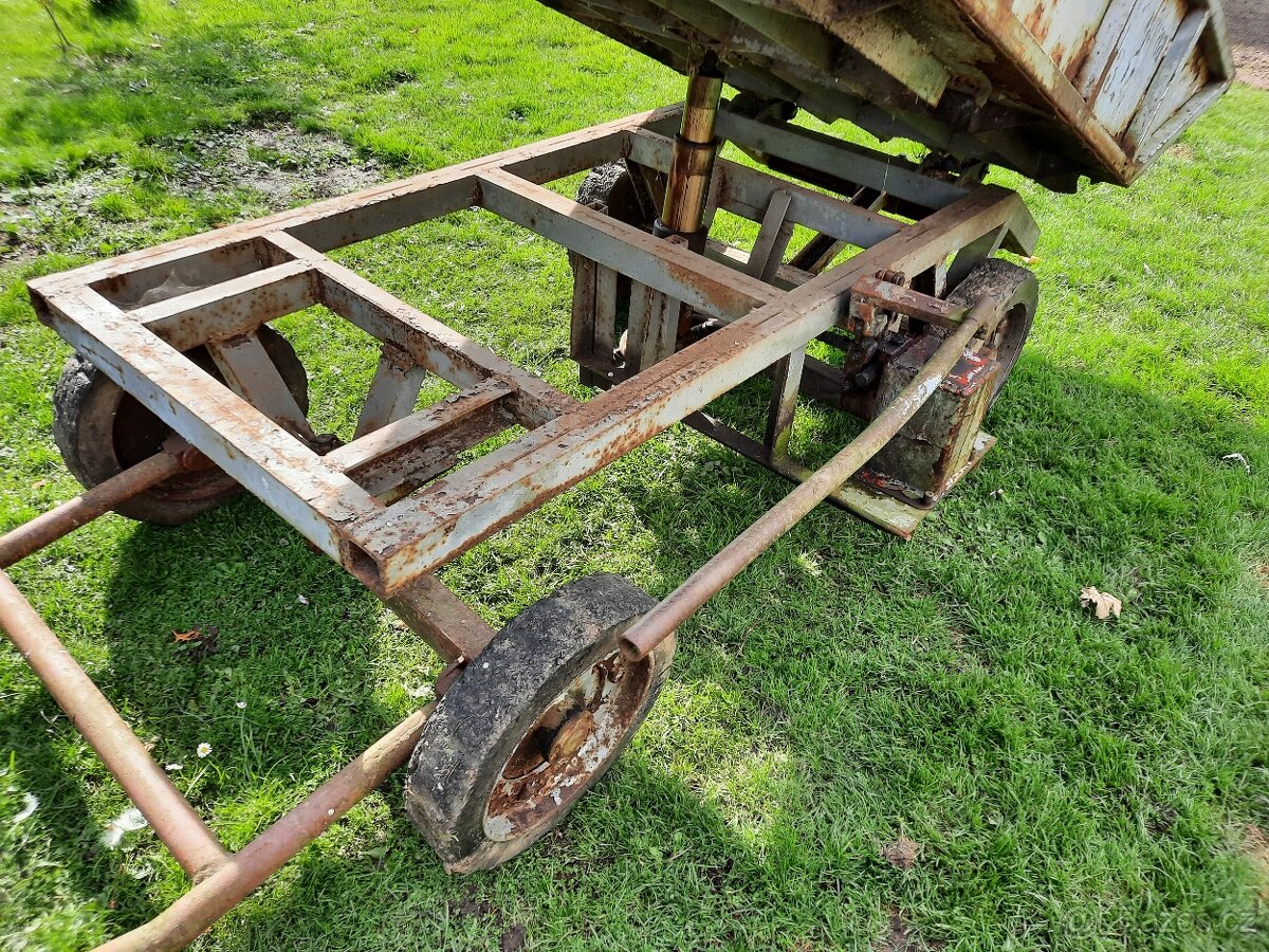 Manipulační přívěsný vozík - 2