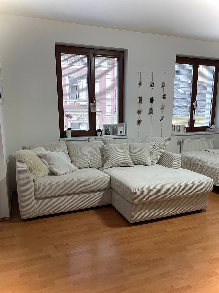 Rohová krémová sedačka - 2