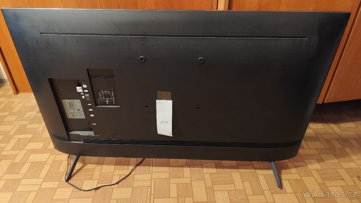 50" Samsung QE50Q60B - 2