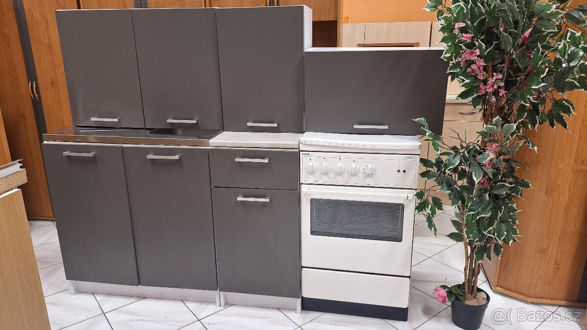 Kuchyňská linka německé výroby - 2