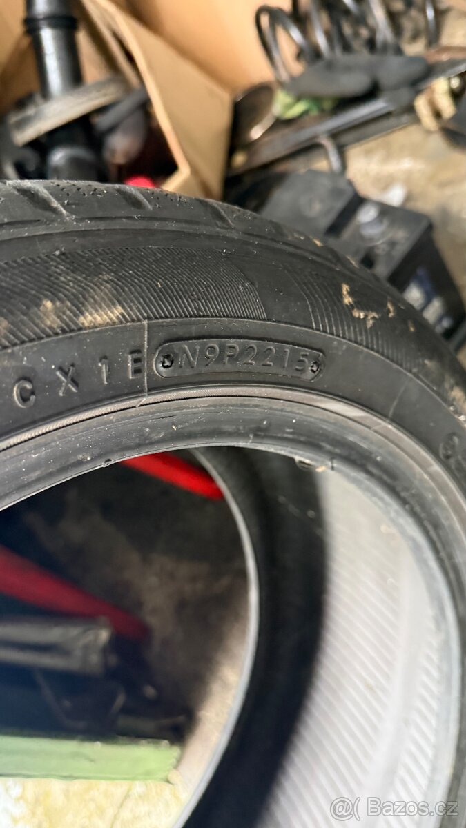 215/45R16 - 2