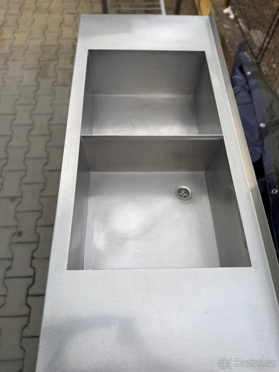 Nerezový dvojdřez - 2