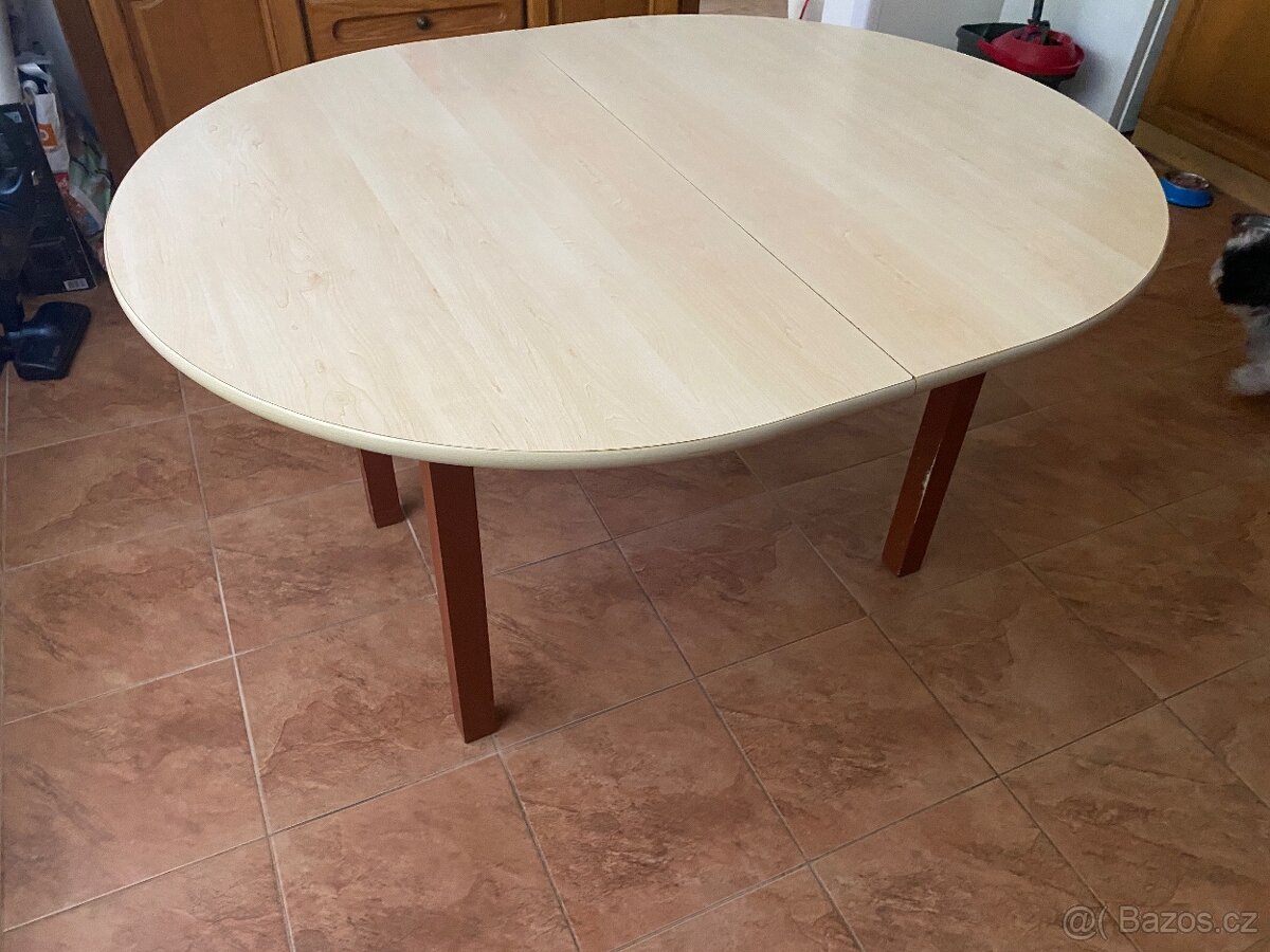 Prodám jídelní stůl - 2