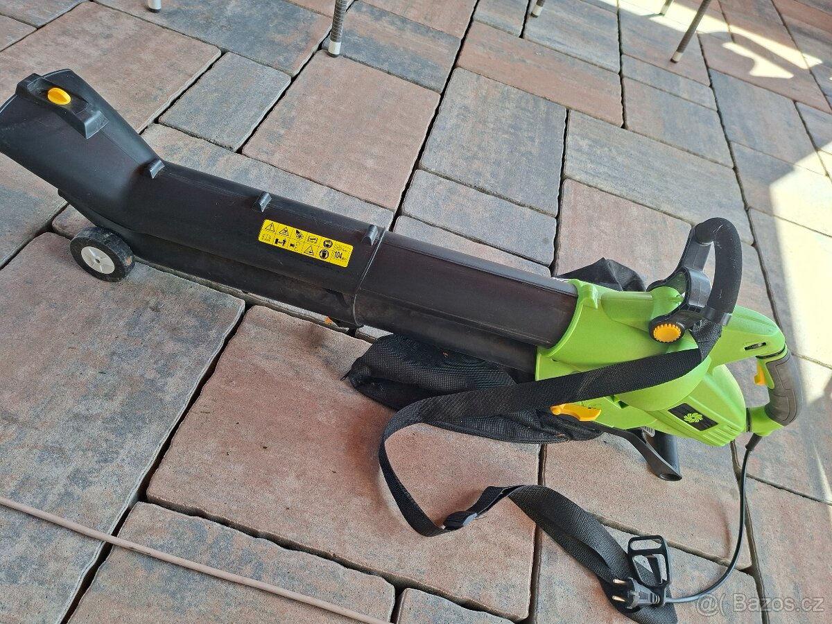 Fukar/vysavač na listí - 2