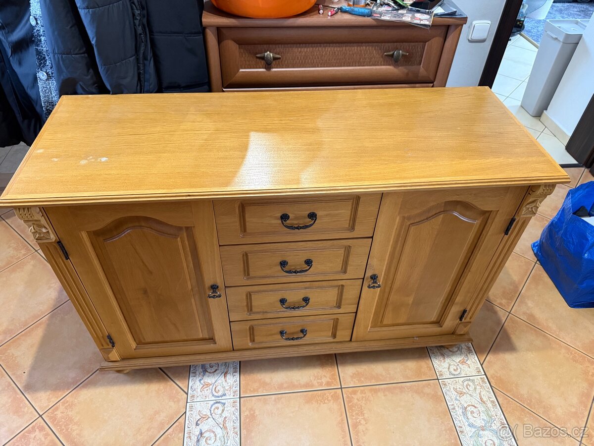 Rustikální komoda a vitrína - 2