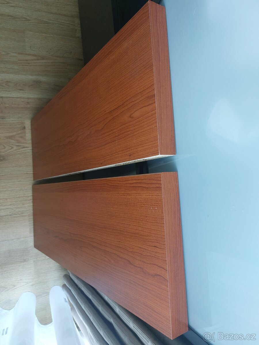 Nástěnné police 2 kusy - cena za obě - 2