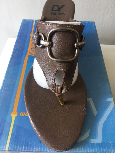 Kožené žabky značky Destroy, vel. 40 - 2