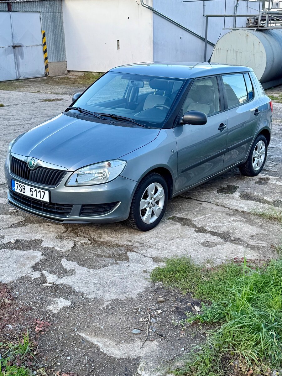 Škoda Fabia 2 Facelift 1,2 TSI Šedá metalíza 2012 - 2