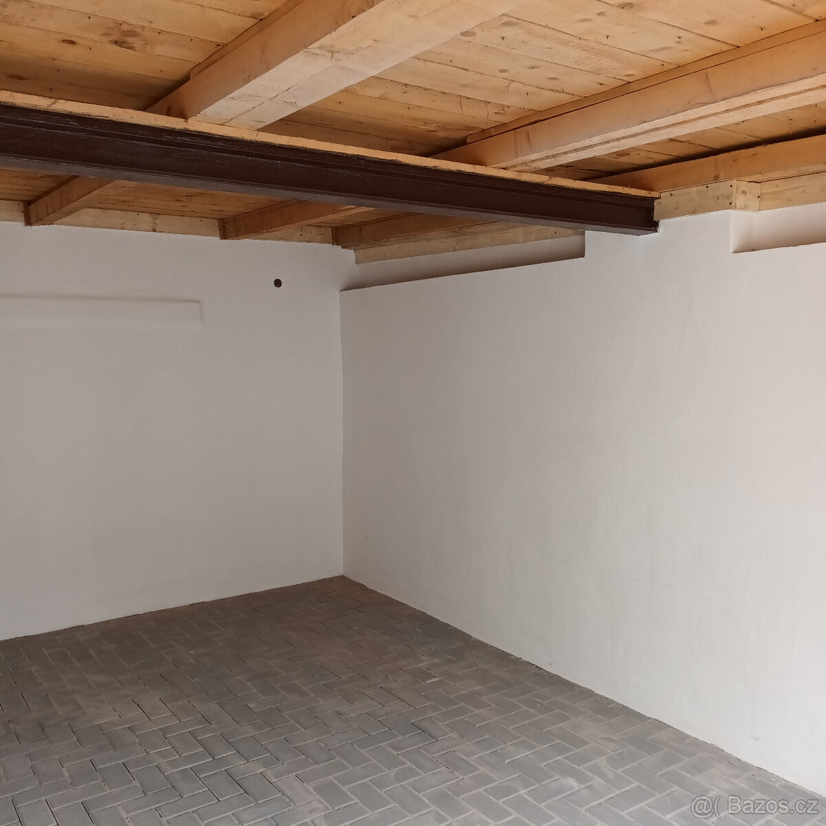 Šluknov pronájem garáže - 2