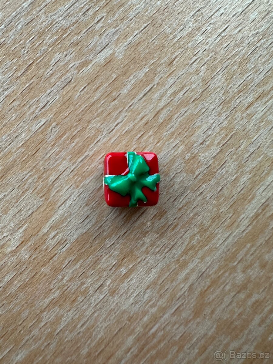 Červený dárek se zel. stuhou přívěsek na Pandora náramek - 2