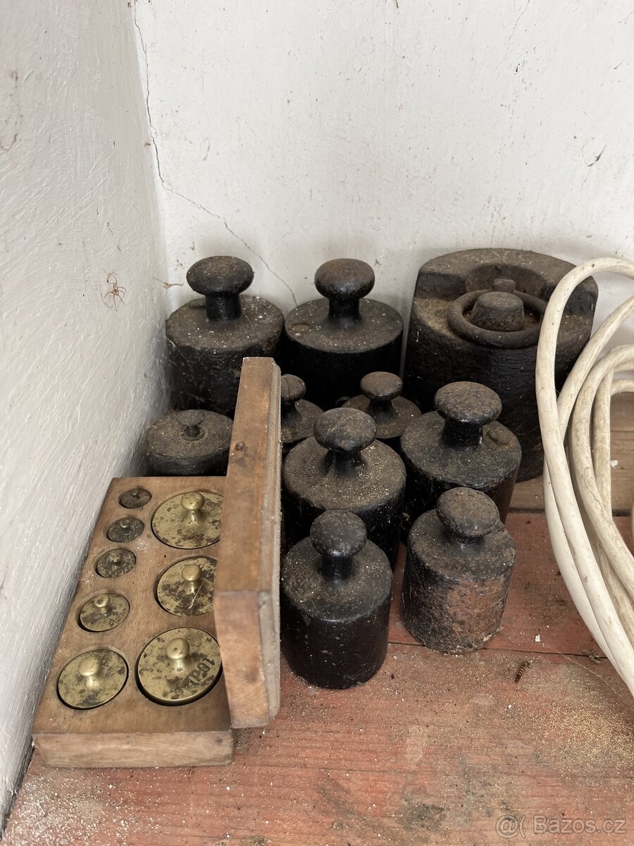 Retro váha se závažím - 2