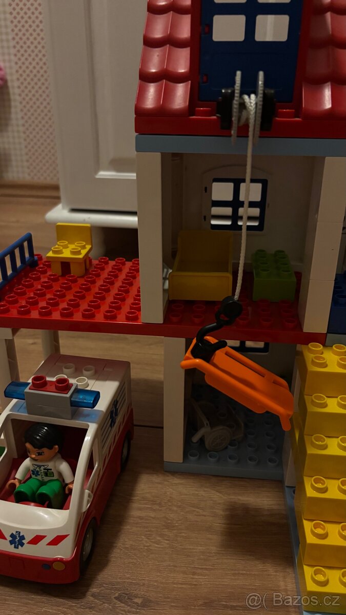 Lego duplo velka nemocnice - 2