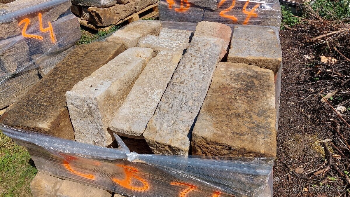 Pískovce a cihly - 2