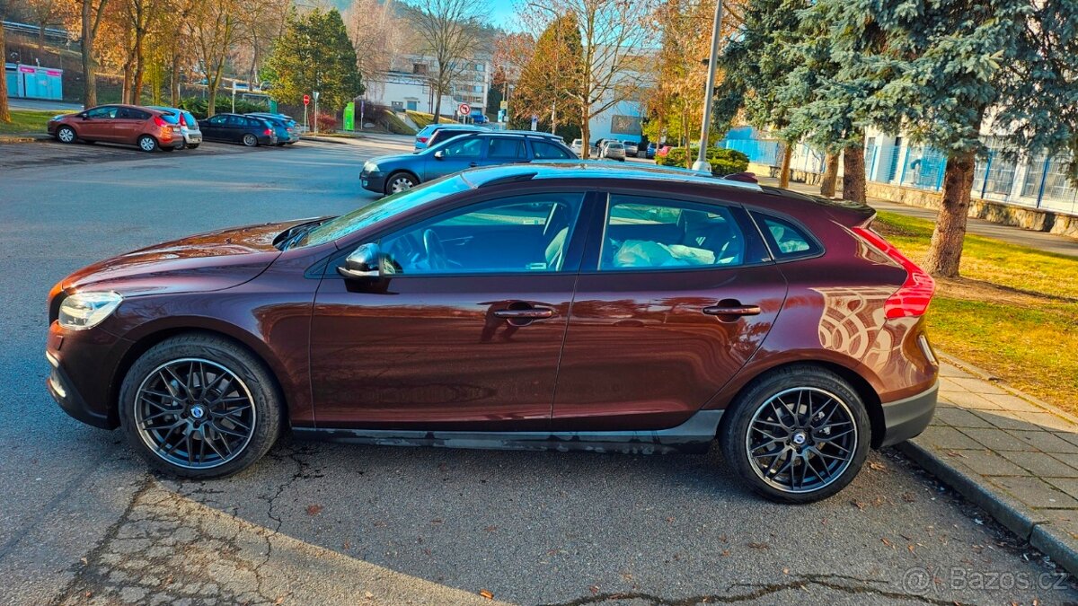 Volvo V40, CC D3 NEZ.TOPENÍ, bez adblue systému - 2