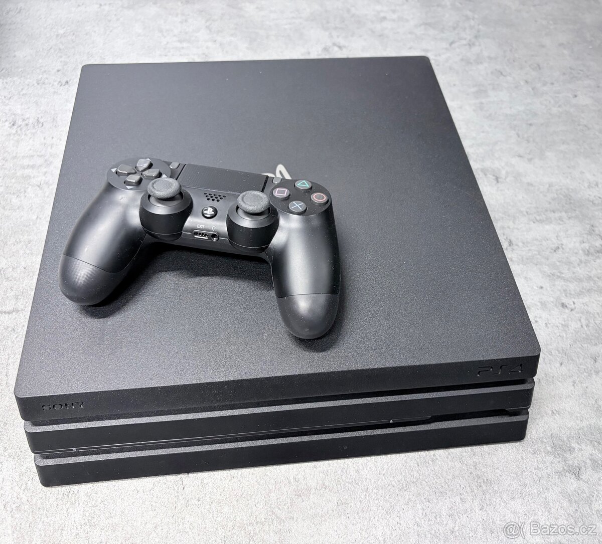 - PS4 Sony Pro Cuh-7216B 1TB - - 2