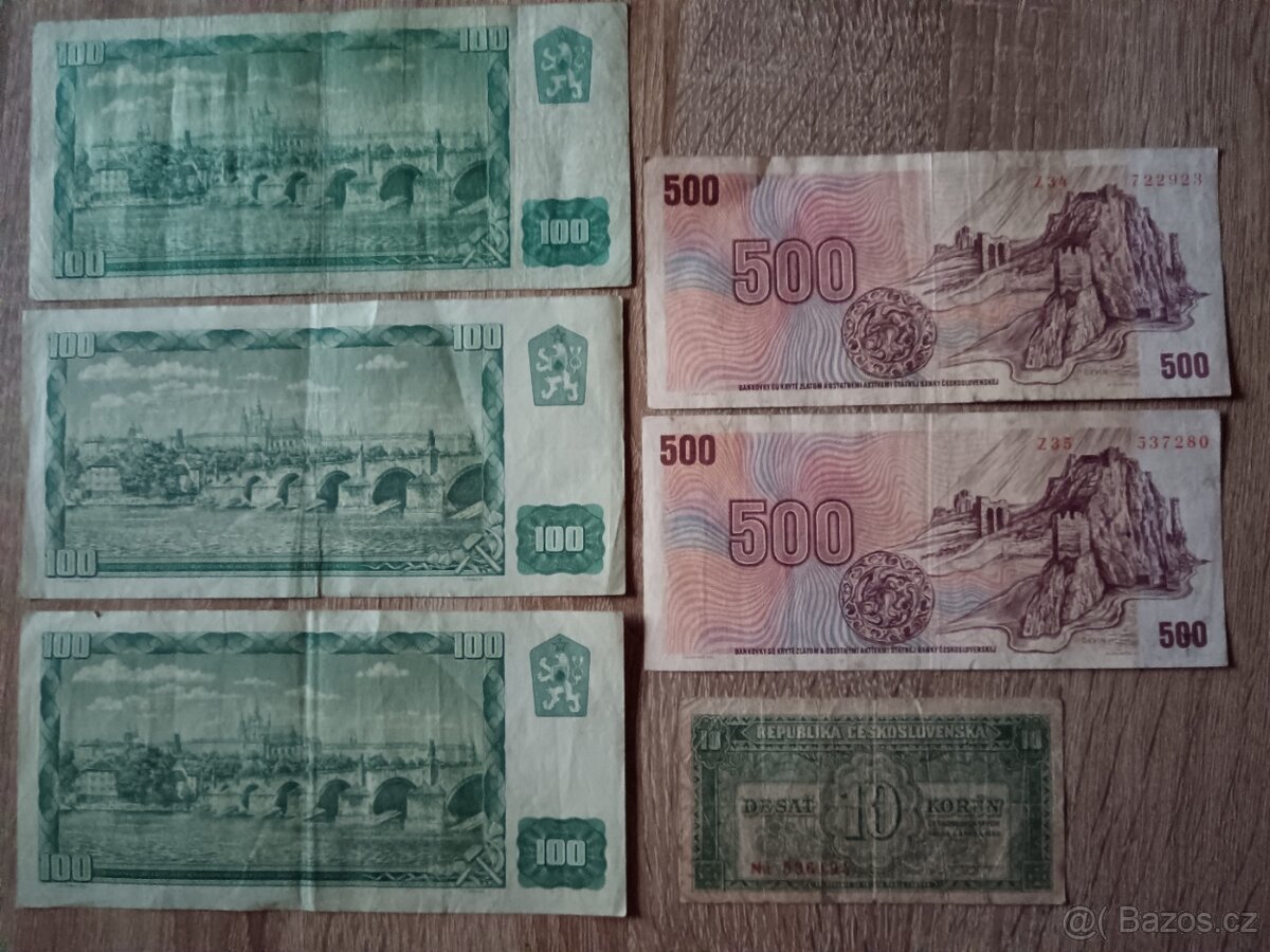 Pár bankovek a kovových mincí - 2