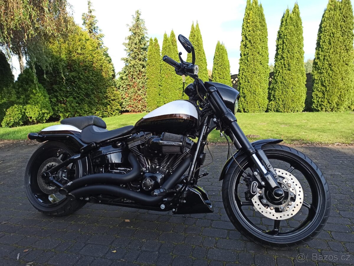 Harley-Davidson CVO Breakout - 2