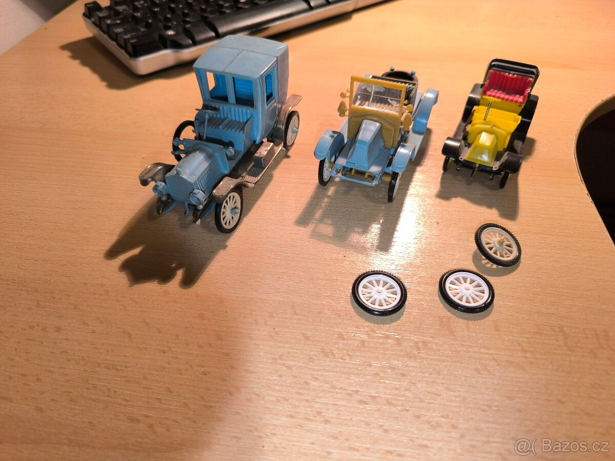 Staré hračky, autíčka Igra 3ks, Od Timer - 2