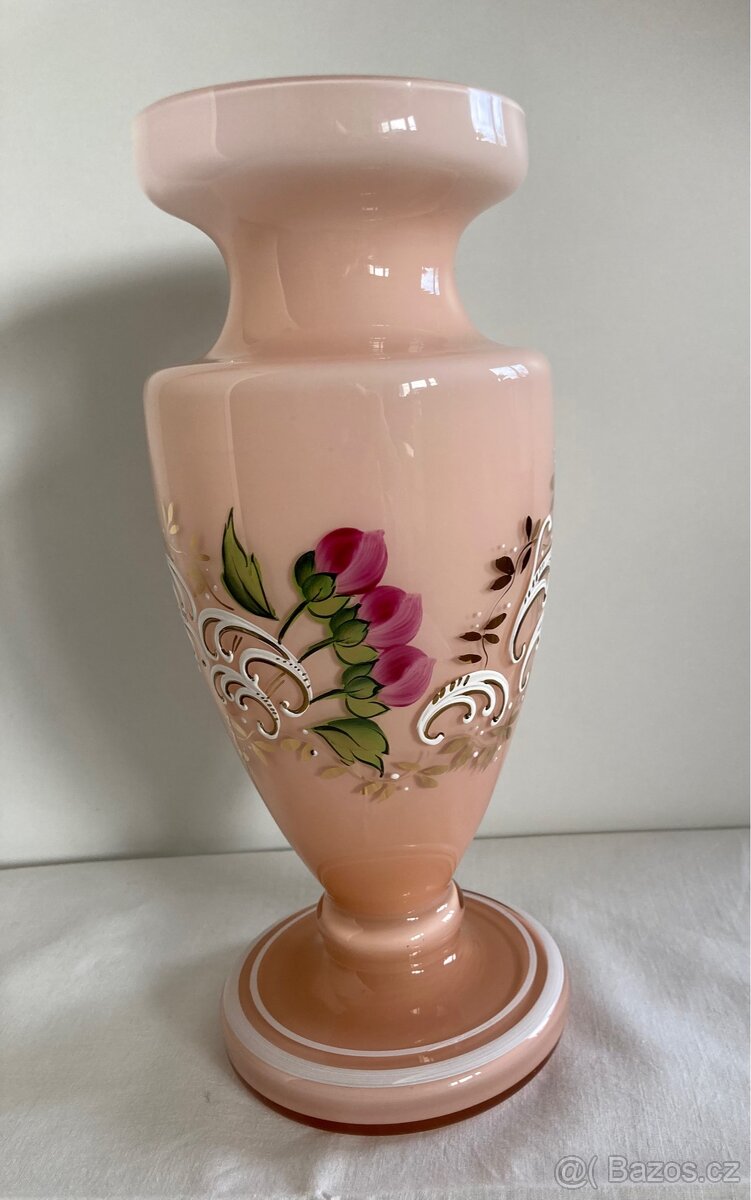 Růžová skleněná váza - 2
