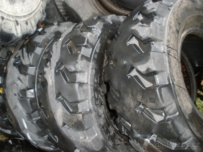 Pneu 315/70 R 15 - 2