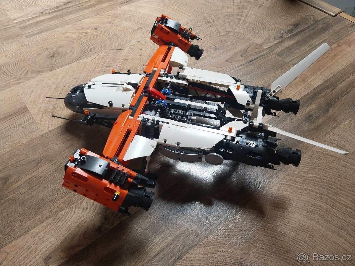 Lego technic vesmírná loď - 2