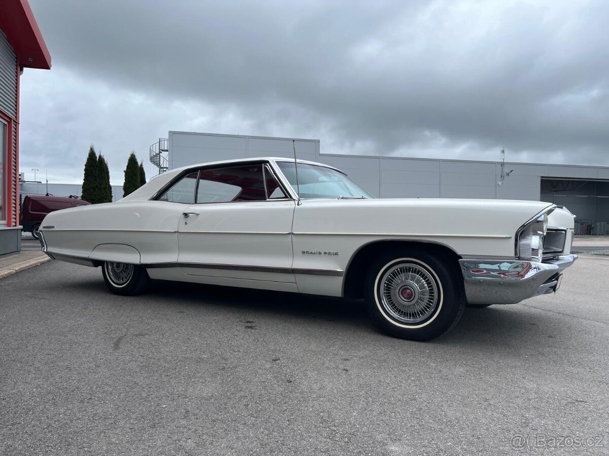 1965 Pontiac Grand Prix - 2