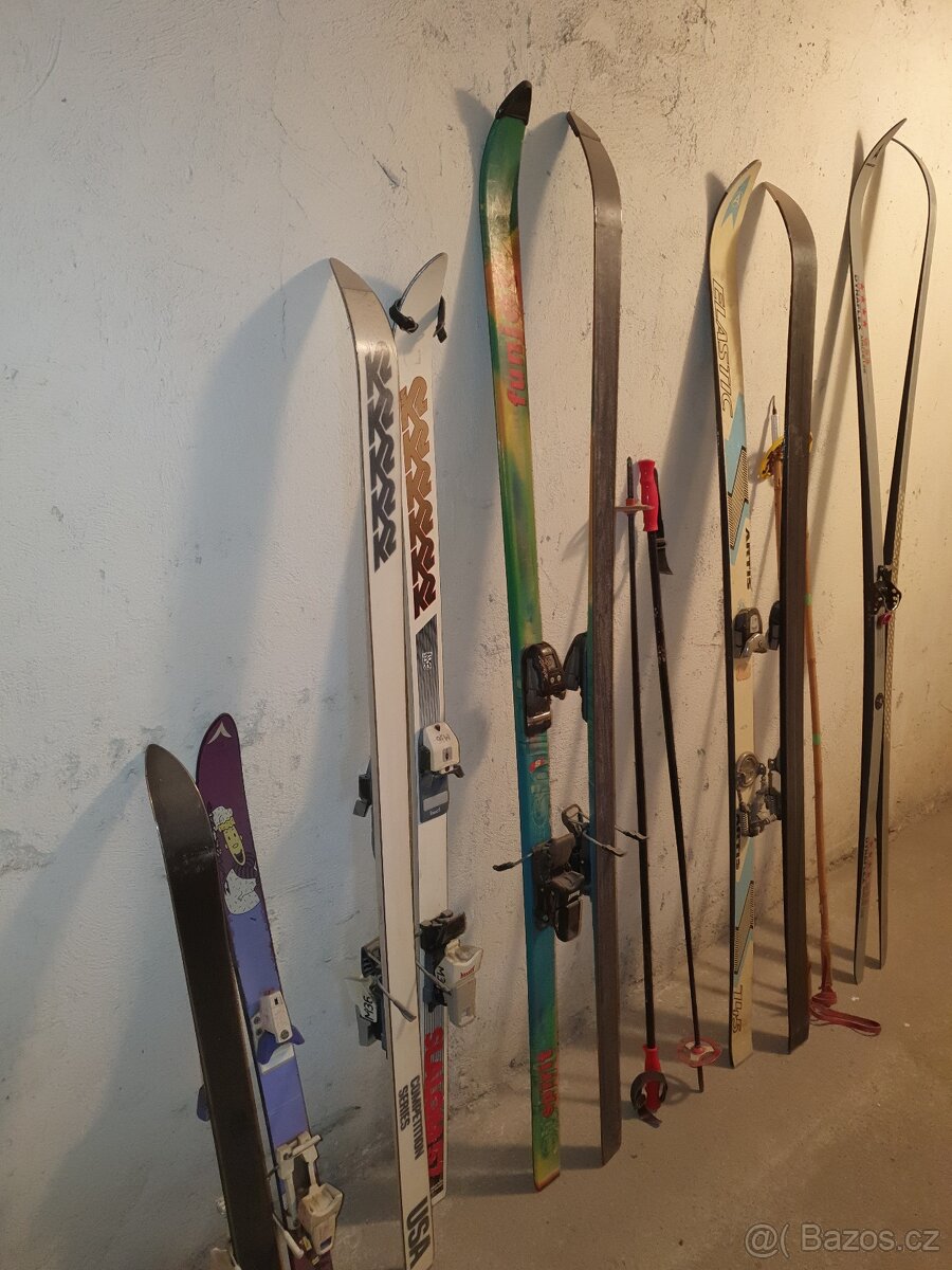 RETRO - lyže, batoh, stan, šnorchly,... - 2