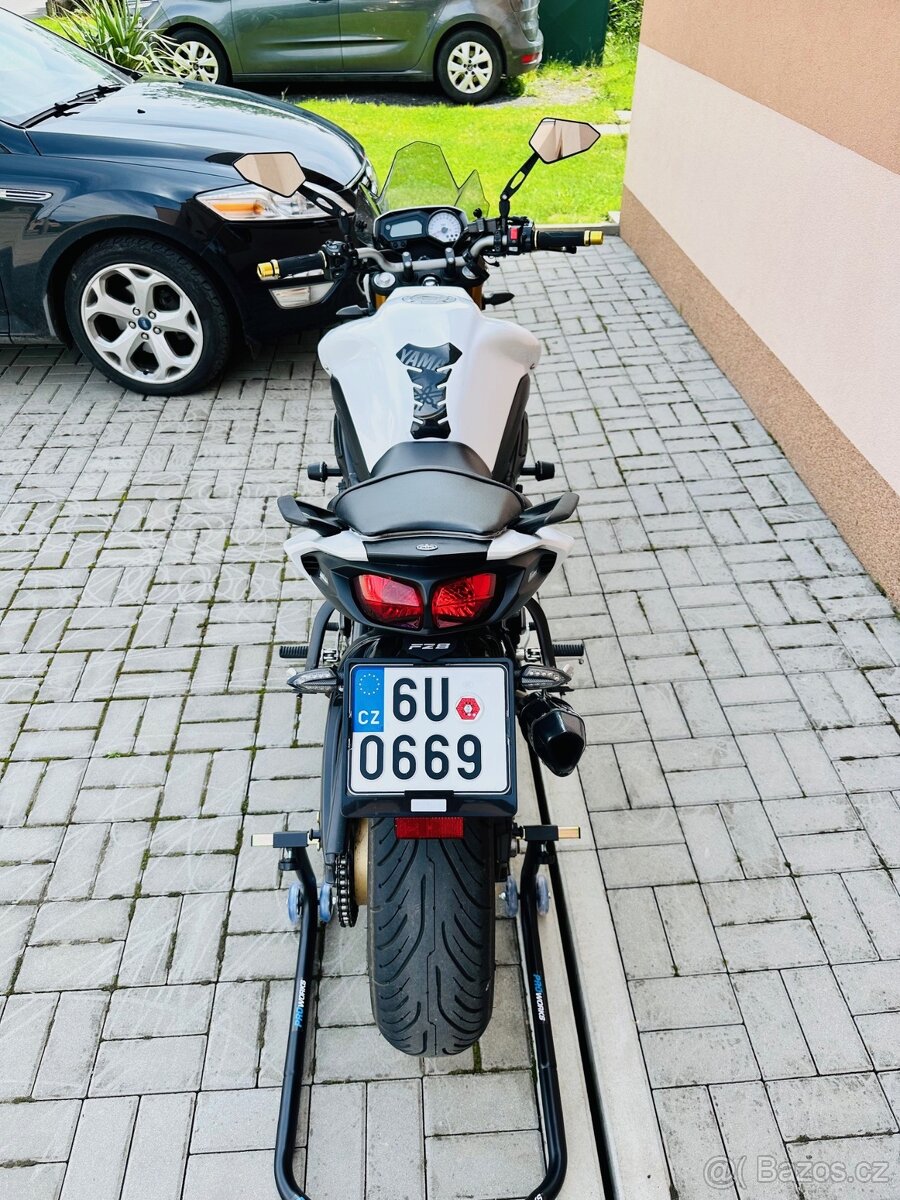 Yamaha FZ8N - 2