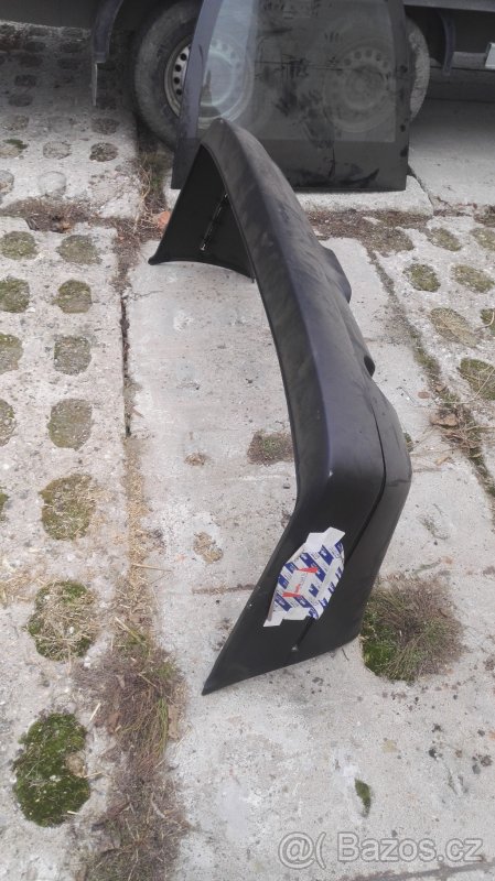 Fiat Croma 154 - originální zadní nárazník - 2