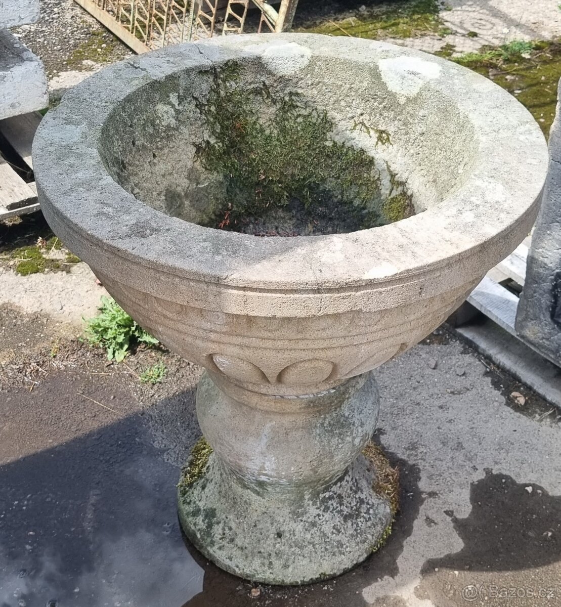 Pískovcová váza - 2