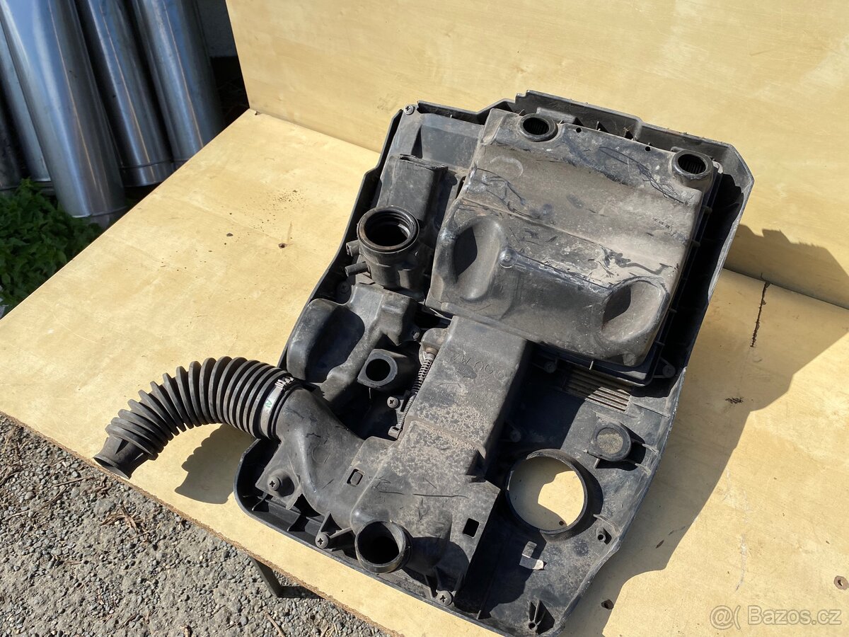 Kryt motoru Škoda Fabia 1.2 HTP - 2