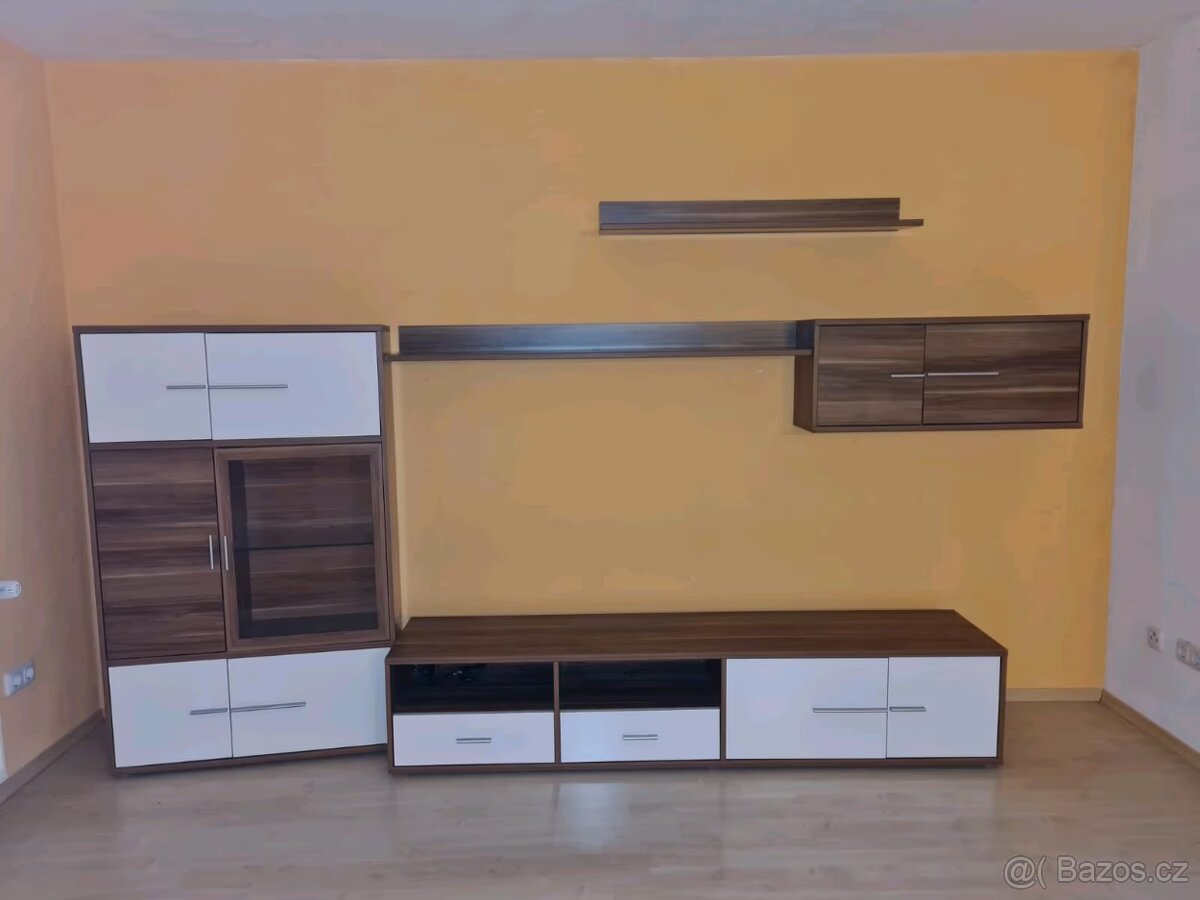 Prodám hezkou stěnu - Rychlé jednání DOHODA - 2