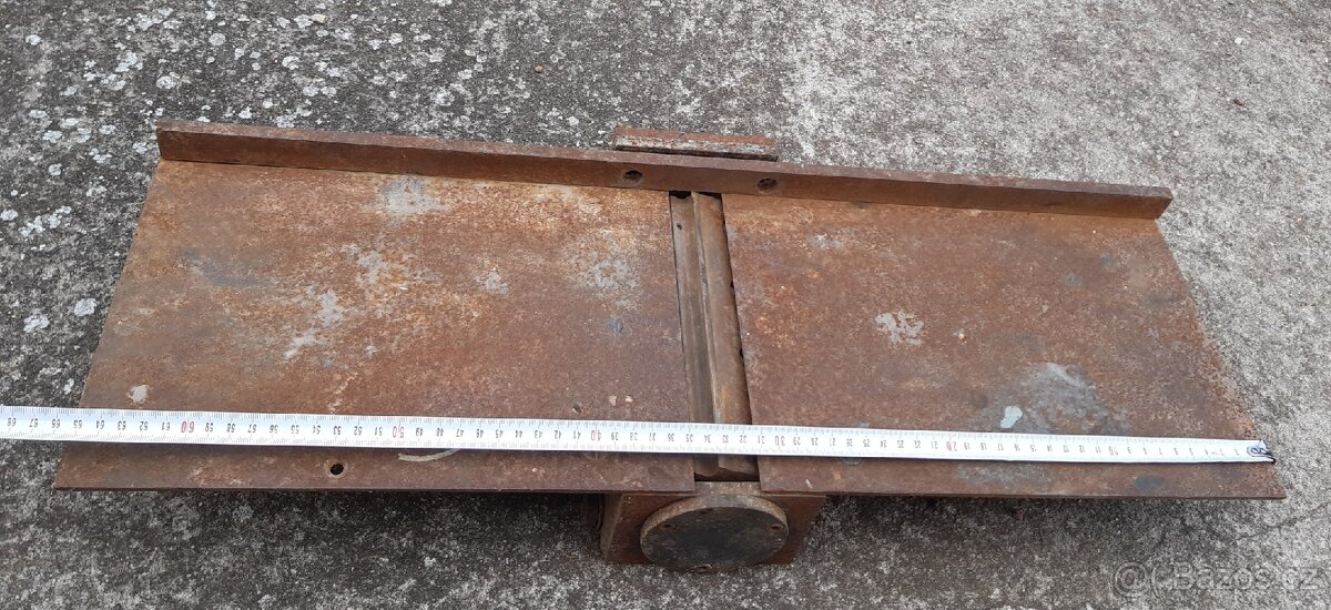 Hoblovka - srovnávací stůl - 2