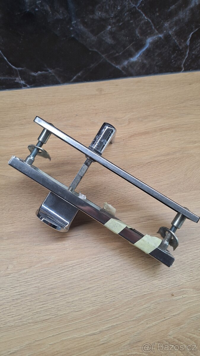 Bezpečnostní kování 72mm - 2