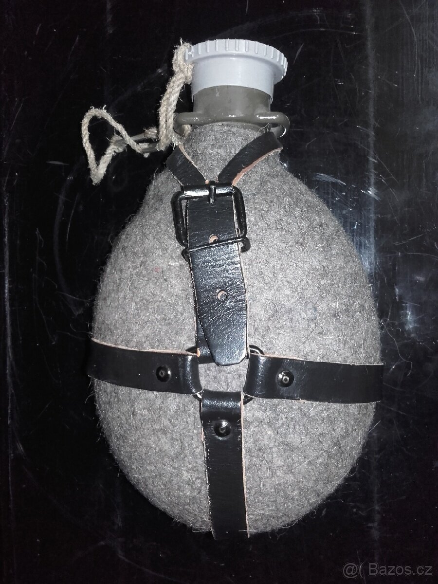 Starou vojenskou čutoru. - 2