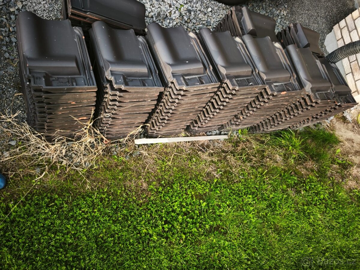 Střešni krytina (Samba 11, černá engoba) - 2