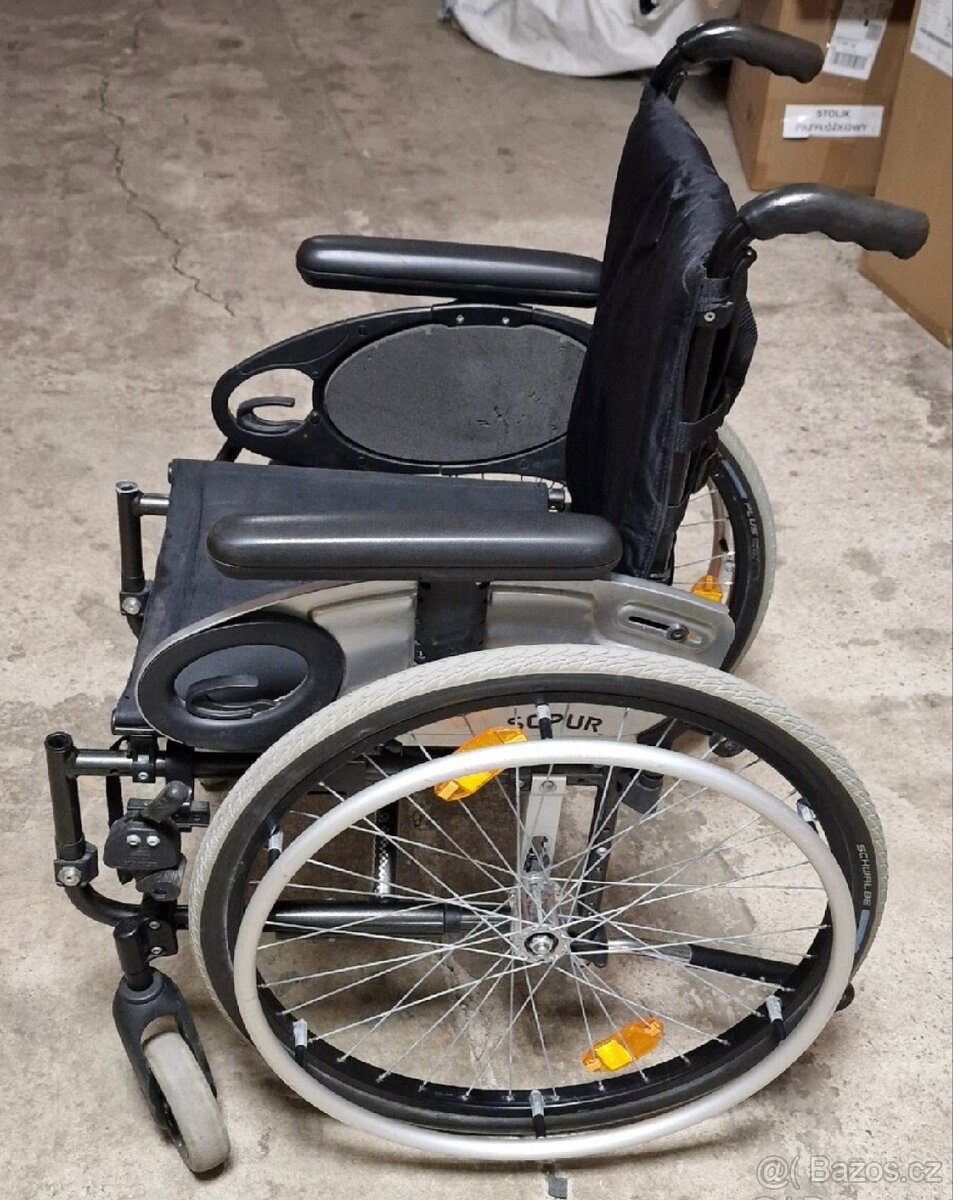 Invalidní vozík bez podnožek - 2
