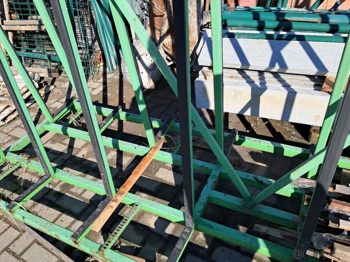 Převozní stojany na okna atd... - 2